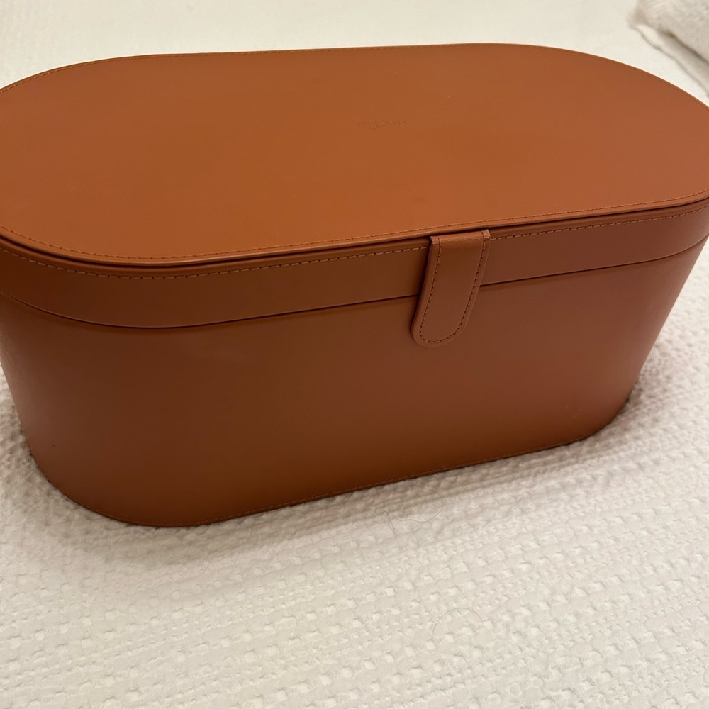 Dyson air wrap with box and attachments shown in great condition.